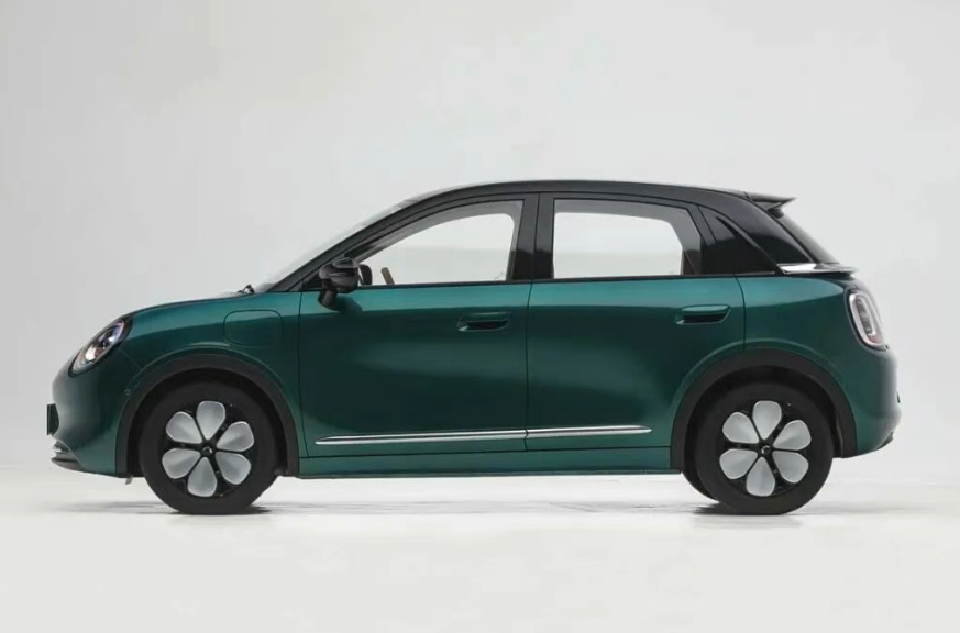 预售5.88万起！403km续航+五门五座！精致代步车这块子还得是它！